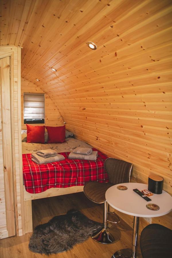 Highland & Transylvania Glamping Pods 로이브리지 외부 사진