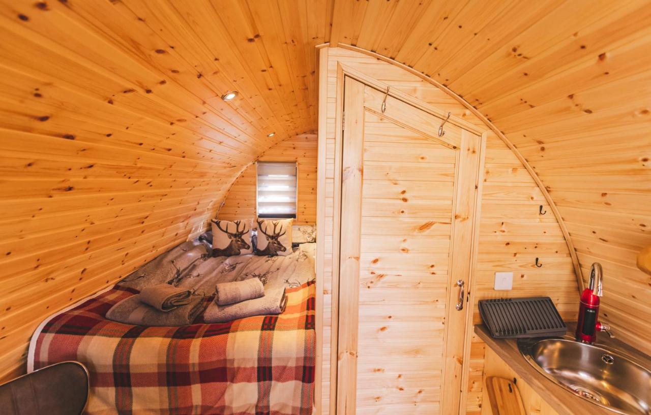 Highland & Transylvania Glamping Pods 로이브리지 외부 사진