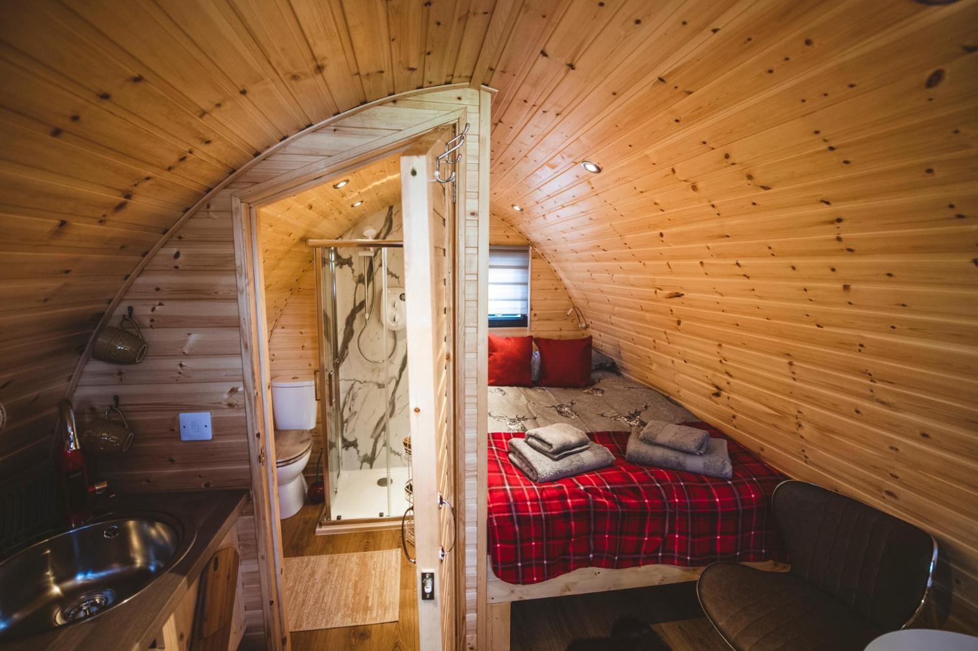Highland & Transylvania Glamping Pods 로이브리지 외부 사진